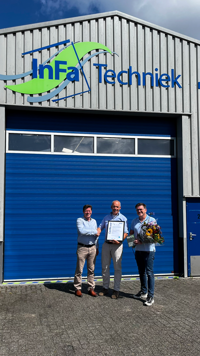 Uitreiking HortiQ certificaat.png